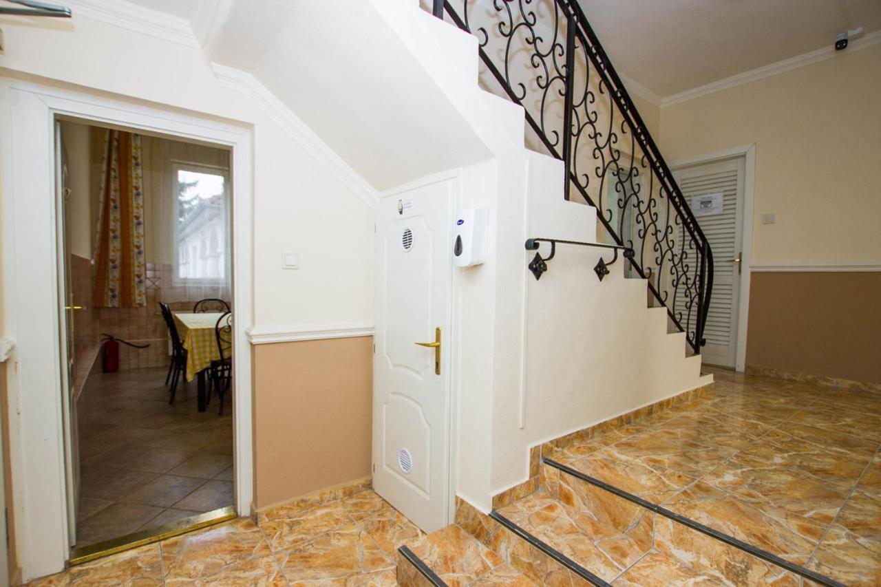 Jarja Panzio Hotell Hajdúszoboszló Exteriör bild