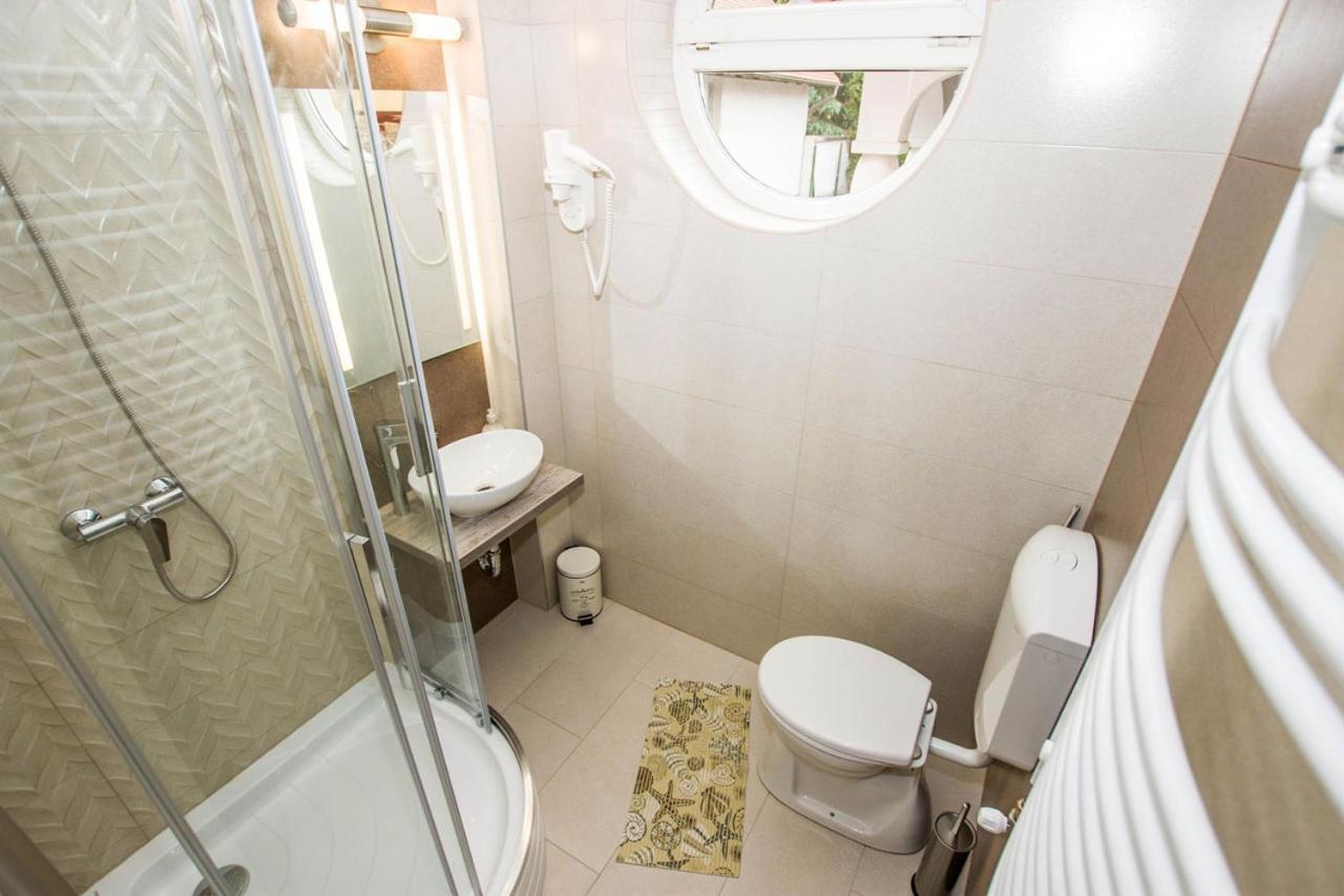 Jarja Panzio Hotell Hajdúszoboszló Exteriör bild