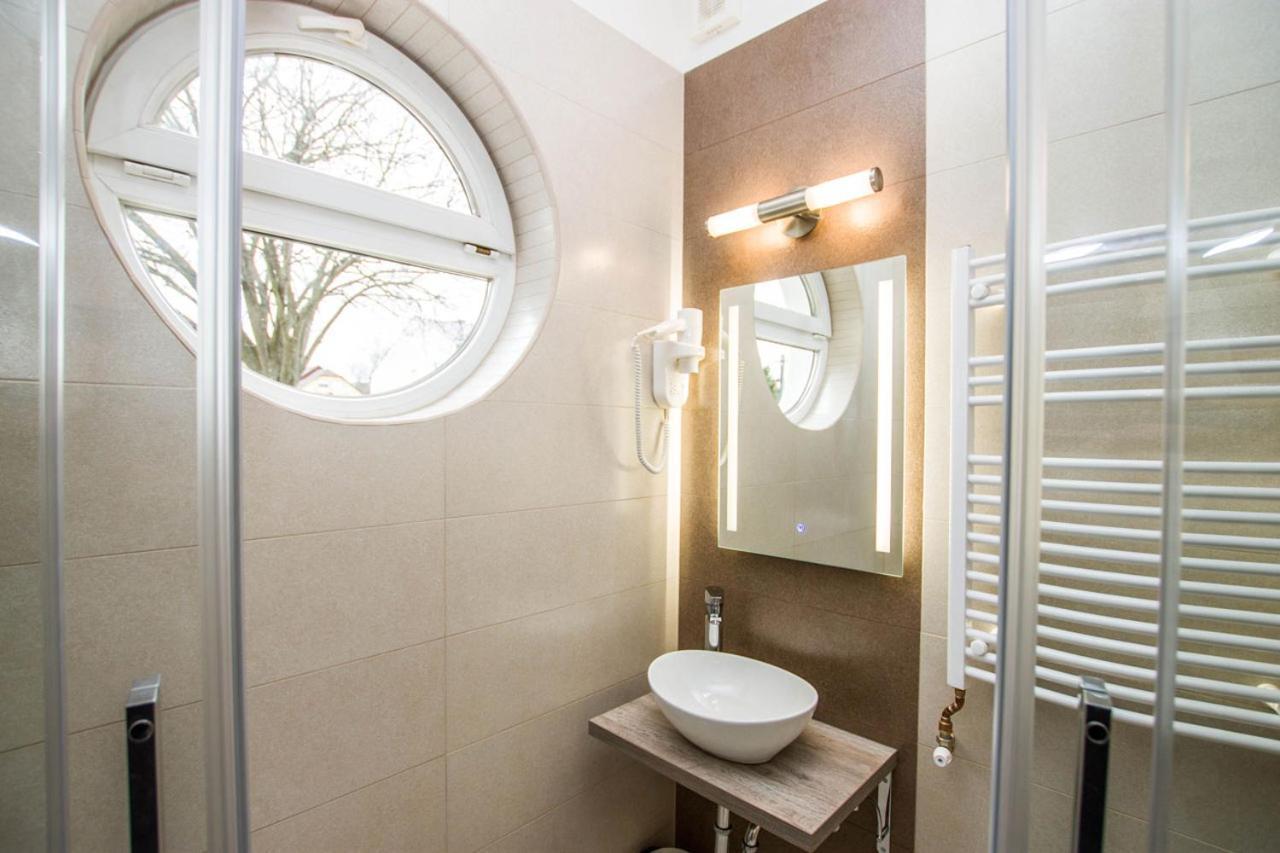 Jarja Panzio Hotell Hajdúszoboszló Exteriör bild