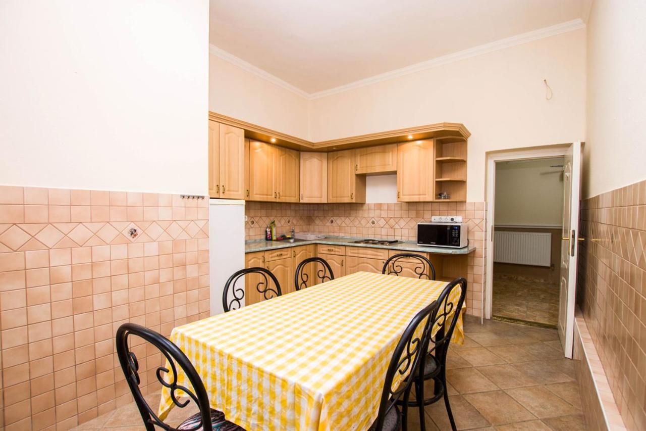 Jarja Panzio Hotell Hajdúszoboszló Exteriör bild