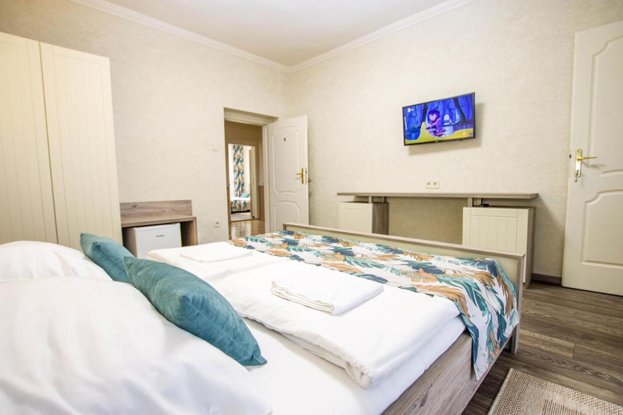 Jarja Panzio Hotell Hajdúszoboszló Exteriör bild
