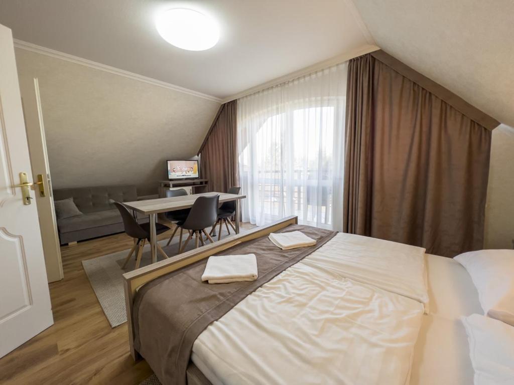 Jarja Panzio Hotell Hajdúszoboszló Exteriör bild