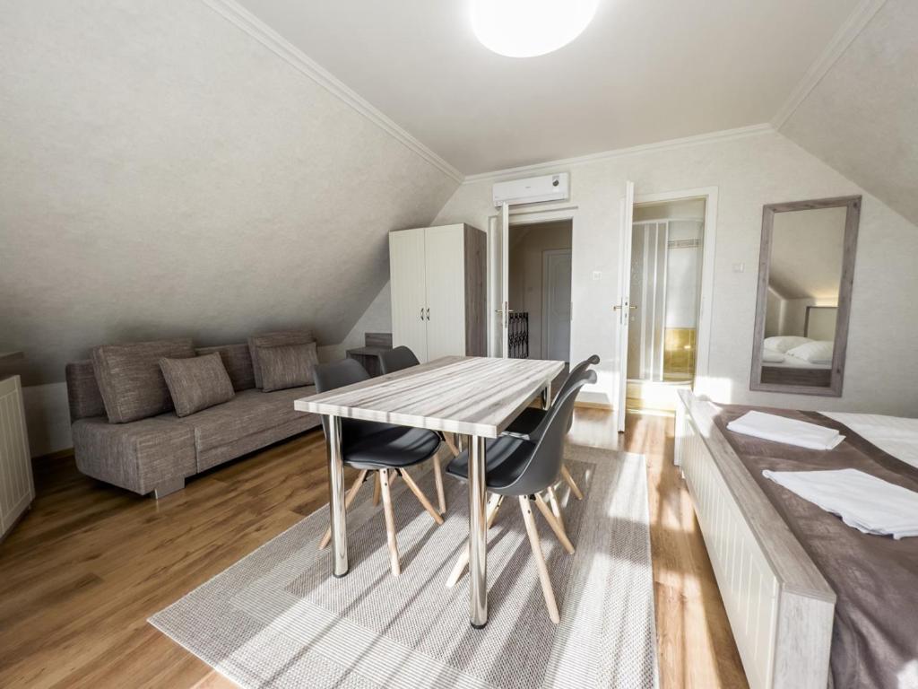 Jarja Panzio Hotell Hajdúszoboszló Exteriör bild