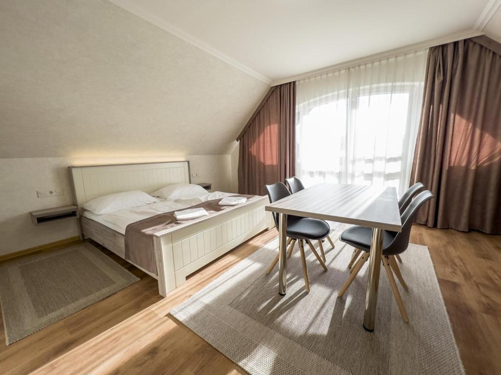 Jarja Panzio Hotell Hajdúszoboszló Exteriör bild